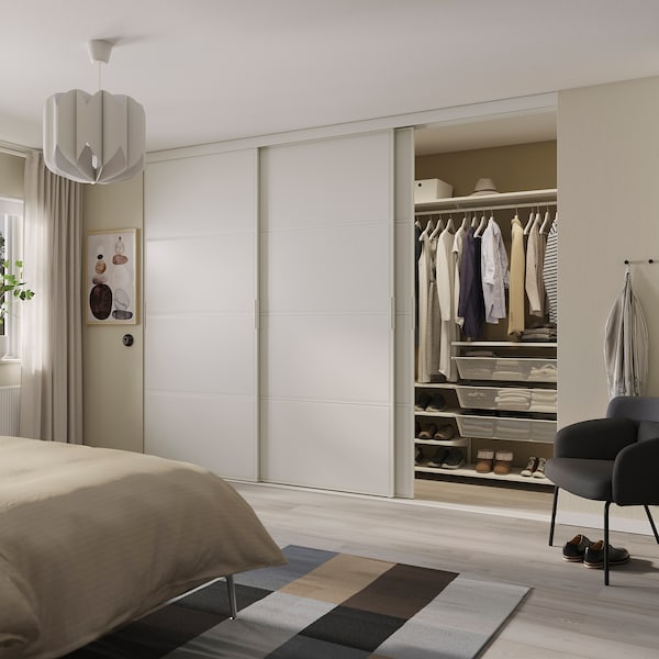 SKYTTA / BOAXEL Kleiderschrank+Schiebetüren begehb., weiß/Tjörhom weiß, Bis zu 50% Rabatt