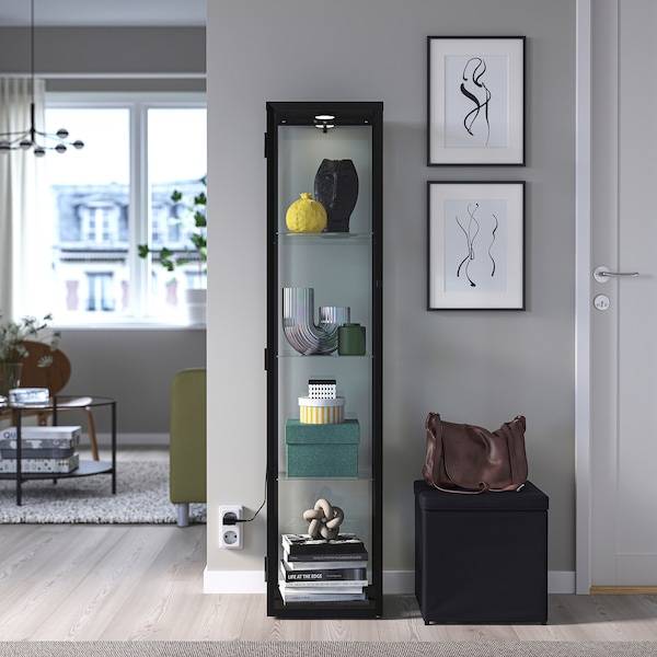 BLÅLIDEN / STRIMSÄV Vitrine mit Beleuchtung, schwarz Outlet