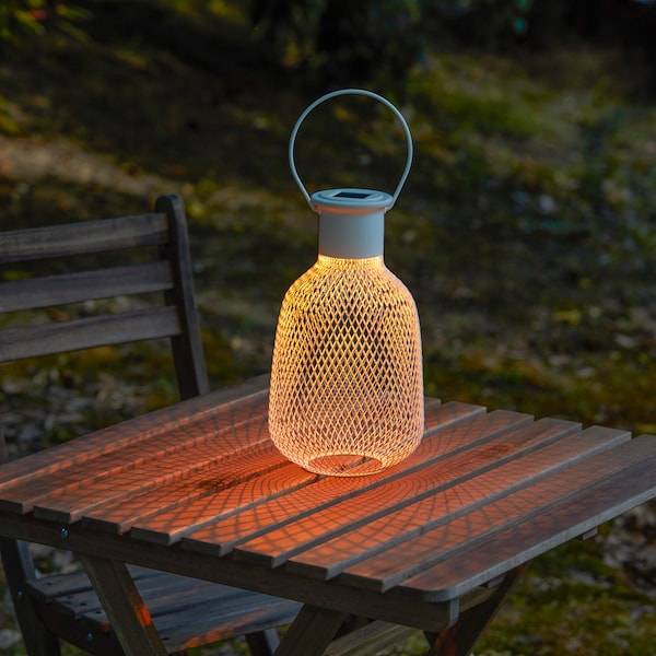 SOLVINDEN Solarlaterne, LED, für draußen/Netz weiß, Wochenangebot