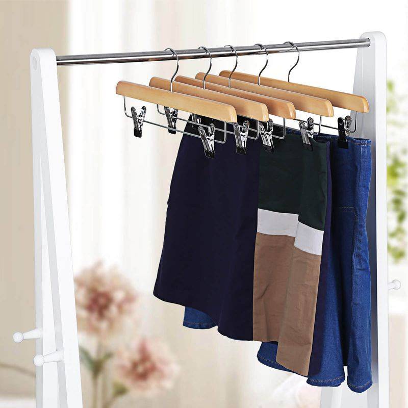 Songmics SONGMICS Kleiderbügel aus Schima-Holz mit verstellbaren Clips Saisonale Angebote